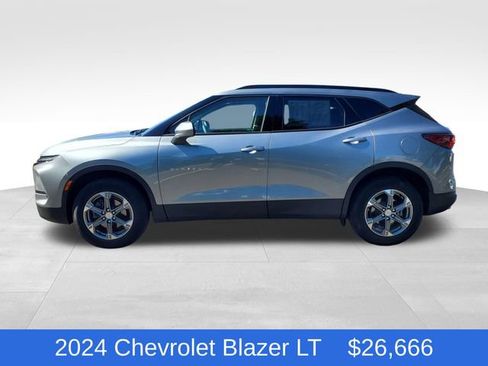 Certified 2024 Chevrolet Blazer LT w/ Convenience Package FWD image 2