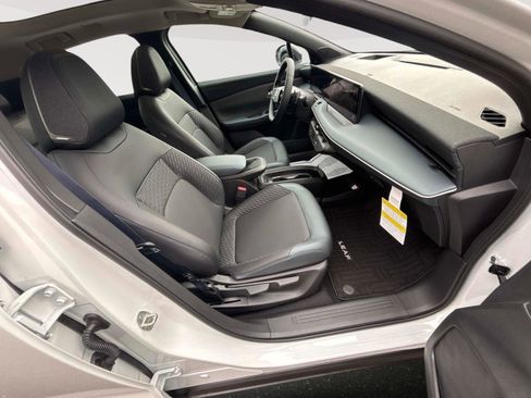 New 2026 Nissan Leaf Platinum+ w/ Floor Mat Package (Platinum+) FWD image 23