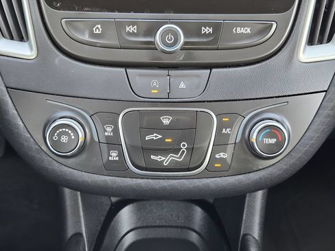Used 2023 Chevrolet Malibu LS FWD image 17