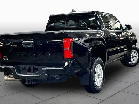 Certified 2024 Toyota Tacoma SR5 AWD/4WD image 13