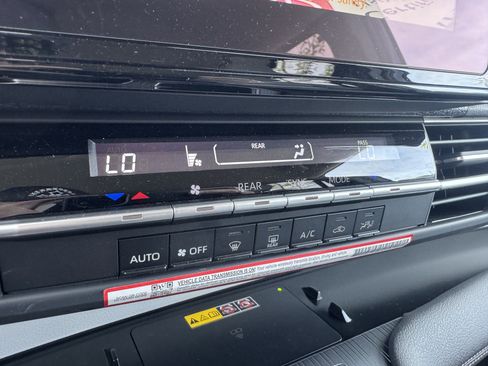 Certified 2026 Toyota Sienna LE AWD/4WD image 34
