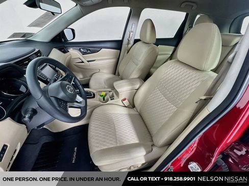 Used 2019 Nissan Rogue SV w/ Premium Package FWD image 21