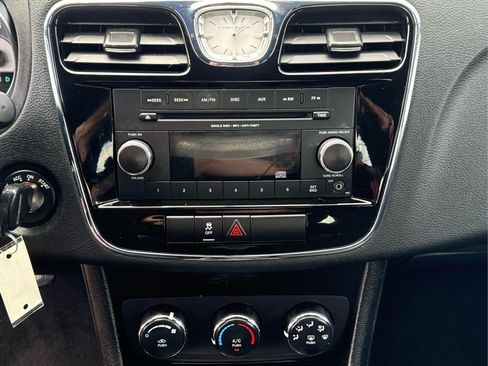 Used 2013 Chrysler 200 LX FWD image 17
