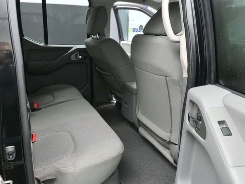 Used 2020 Nissan Frontier SV image 13