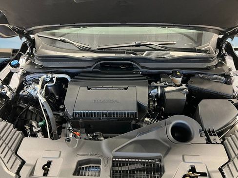 New 2025 Honda Pilot Touring image 14