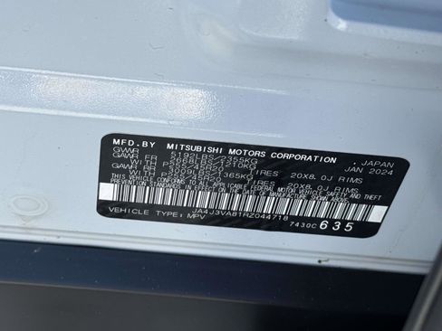 Used 2024 Mitsubishi Outlander SE Black Edition FWD image 16