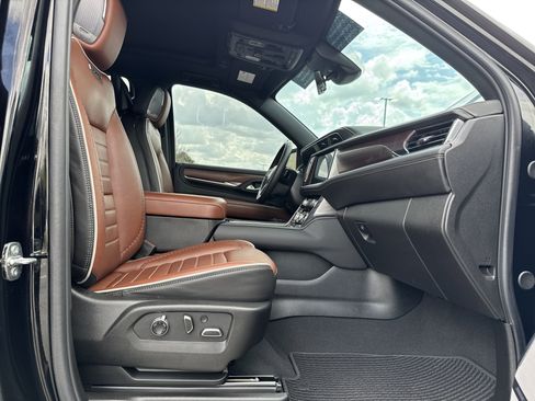 Used 2024 GMC Yukon Denali Ultimate AWD/4WD image 36
