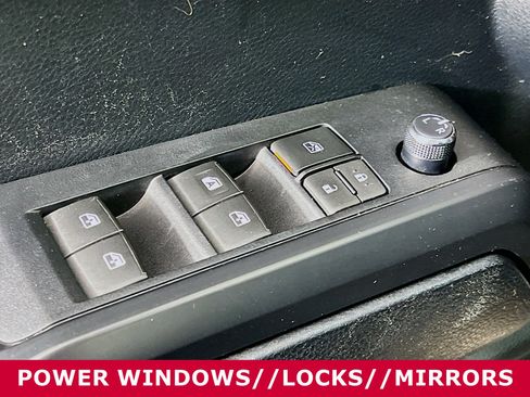 Used 2016 Toyota Tacoma SR w/ SR Convenience Package RWD image 17