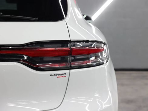 Used 2020 Porsche Macan Turbo AWD/4WD image 22