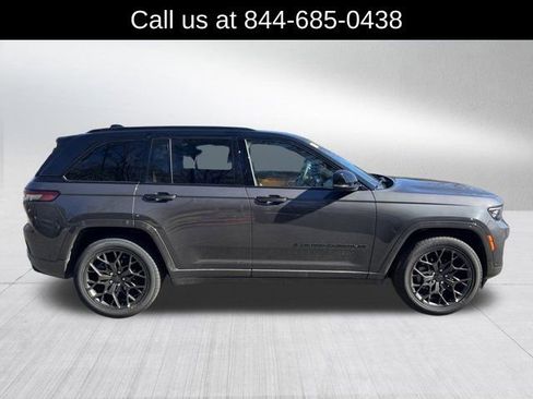 New 2025 Jeep Grand Cherokee Summit image 4
