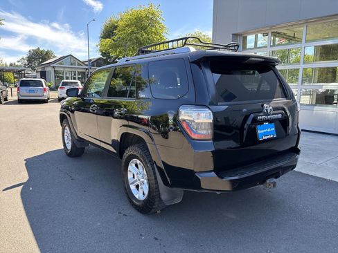 Used 2014 Toyota 4Runner SR5 AWD/4WD image 3