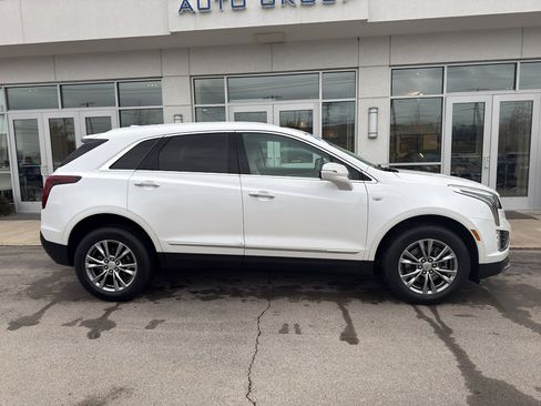 Used 2021 Cadillac XT5 Premium Luxury image 2