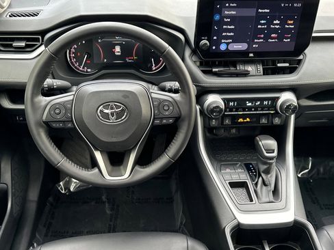 Used 2023 Toyota RAV4 XLE Premium image 16