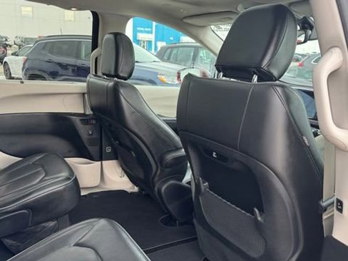 Used 2011 Chrysler Town & Country Touring-L w/ Entertainment Group #2 image 13