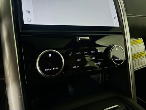 New 2026 Land Rover Discovery Limited Edition image 17