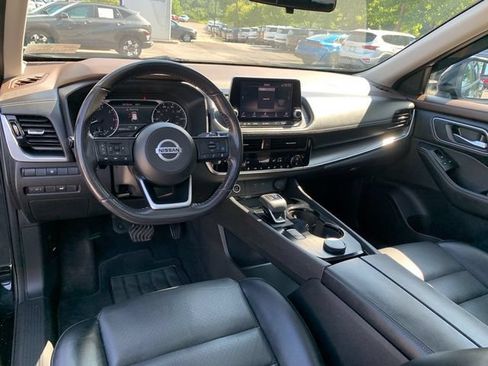 Used 2021 Nissan Rogue SV w/ Premium Package AWD/4WD image 18
