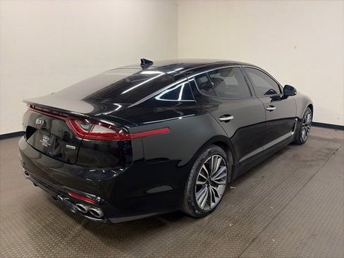 Used 2018 Kia Stinger Premium image 10