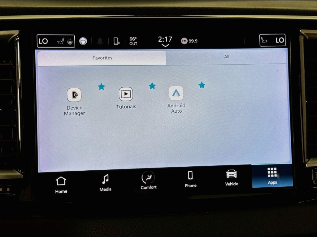 Used 2024 Chrysler Pacifica Touring-L FWD image 35