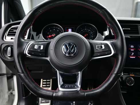 Used 2018 Volkswagen GTI SE FWD image 23