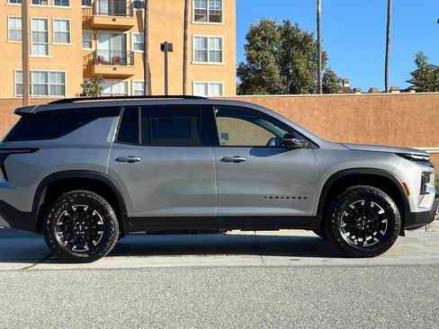 New 2026 Chevrolet Traverse Z71 w/ LPO, Floor Liner Package AWD/4WD image 3