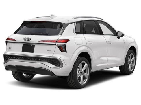 Used 2026 Audi Q3 quattro 2.0T AWD/4WD image 2