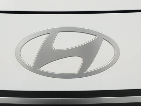 Used 2024 Hyundai Elantra SE FWD image 12