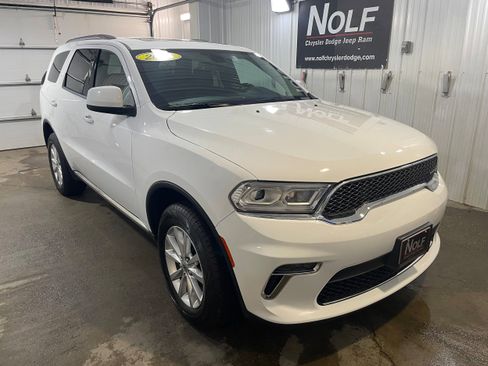 Used 2022 Dodge Durango SXT image 2