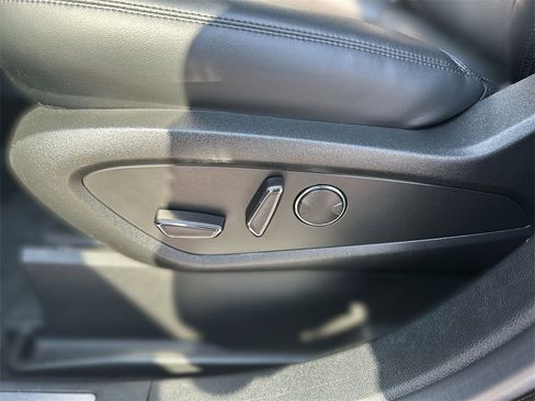 Used 2022 Lincoln Nautilus Reserve image 14