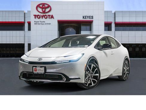 Used 2026 Toyota Prius Plug-In Hybrid image 1