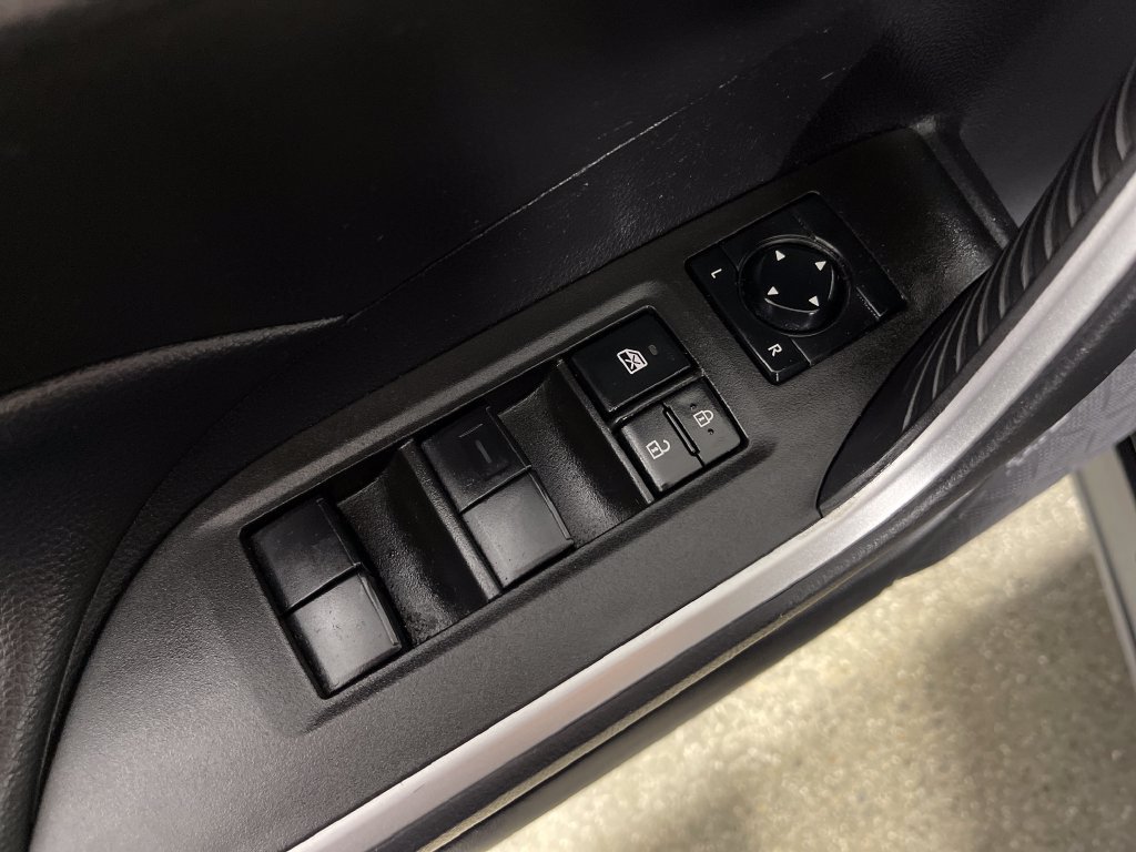 Certified 2023 Toyota RAV4 LE AWD/4WD image 16