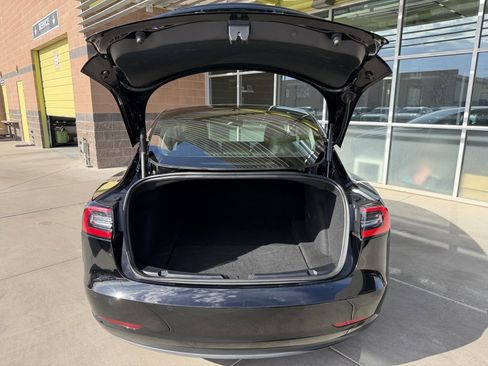 Used 2022 Tesla Model 3 image 37