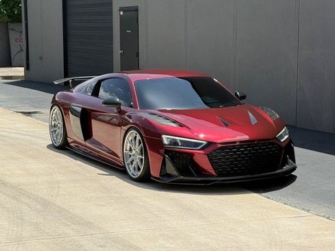 Used 2017 Audi R8 V10 w/ Carbon Exterior Package AWD/4WD image 1