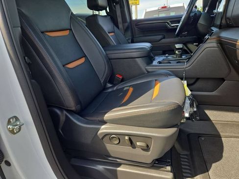 Used 2025 GMC Sierra 1500 AT4 w/ AT4 Premium Package AWD/4WD image 37