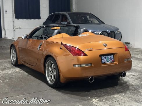 Used 2004 Nissan 350Z Touring RWD image 4