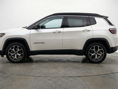 Used 2025 Jeep Compass Limited AWD/4WD image 5