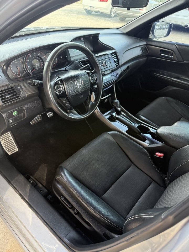 Used 2017 Honda Accord Sport image 9