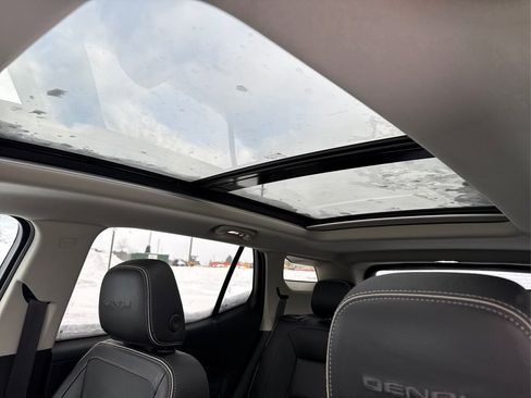 Used 2018 GMC Terrain Denali w/ Advanced Safety Package image 22