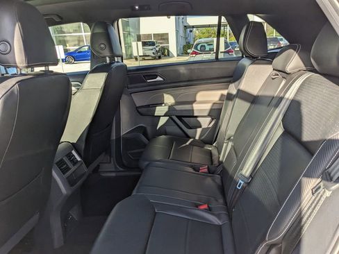 Certified 2023 Volkswagen Atlas Cross Sport SE w/ Panoramic Sunroof Package image 17