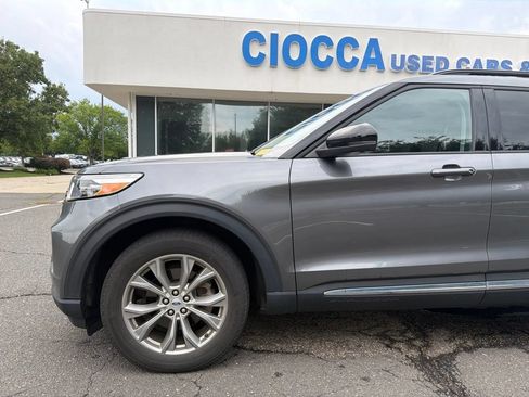Used 2023 Ford Explorer XLT w/ Equipment Group 202A AWD/4WD image 5
