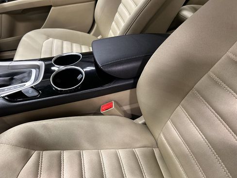 Used 2014 Ford Fusion SE image 19