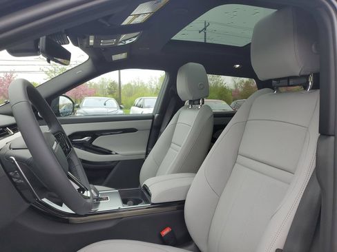 Used 2026 Land Rover Range Rover Evoque S AWD/4WD image 11