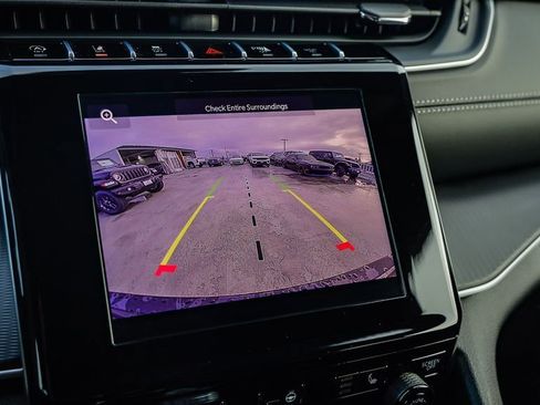 New 2025 Jeep Grand Cherokee Laredo w/ Luxury Tech Group I image 24