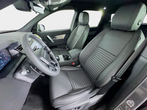 Used 2026 Land Rover Discovery Sport Landmark AWD/4WD image 11