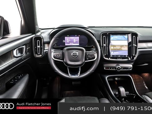 Used 2024 Volvo XC40 Recharge Ultimate image 5