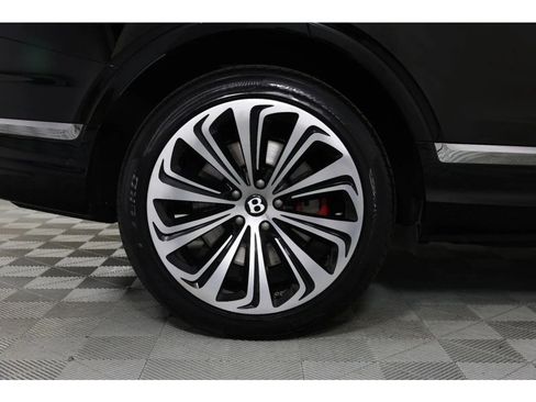 Certified 2023 Bentley Bentayga Extended Wheelbase AWD/4WD image 17