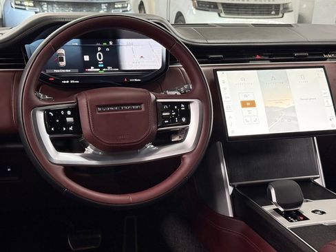 New 2025 Land Rover Range Rover SE image 23