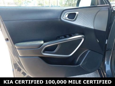 Certified 2025 Kia Soul LX w/ LX Technology Package image 19