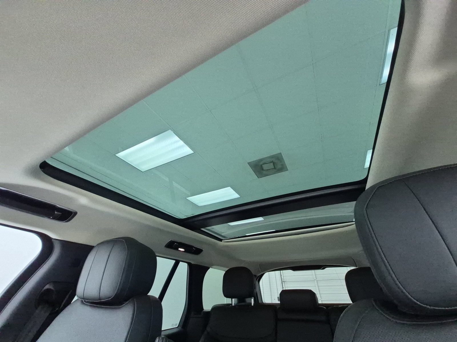 Used 2024 Land Rover Range Rover SE AWD/4WD image 21