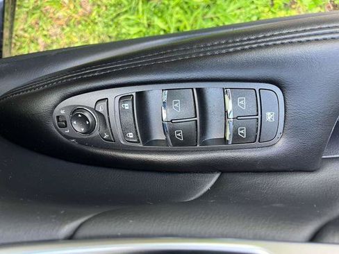 Used 2011 INFINITI M37 w/ Premium Pkg RWD image 26