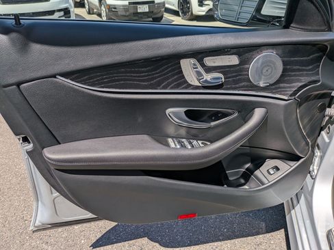 Used 2019 Mercedes-Benz E 300 4MATIC image 12